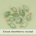 Set mit 10 grünen Erdbeerkristall-Anhängern mit goldenen Ringen für DIY-Schmuck - Grüner Erdbeerquarz (ME1716S) / 20er Set