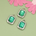 Tre ciondoli rettangolari con pietra verde e montatura in argento lucido - Pietra Verde Cornice Argento (MF4605)