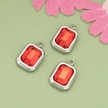 Tre ciondoli rettangolari in zircone rosso rubino con cornice in argento per gioielli - Pietra Rosso Scuro Cornice Argento (MF4607)