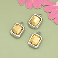 Ciondolo rettangolare color argento con gemma gialla sfaccettata e asola lucida - Pietra Gialla Cornice Argento (MF4611)