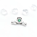 Détail du fermoir fleur en argent avec pierre verte et zircons baguette scintillants - Fermoir Fleur de Prunier (30*14mm)