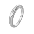 Anillo de plata minimalista con banda ancha pulida y una pequeña circona en estrella - US 5 / Plateado