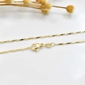 Collier chaîne dorée avec fermoir mousqueton et maillons rectangulaires torsadés brillants - Chaîne Grain de Melon / 45cm