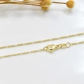 Collier maille Figaro en cuivre plaqué or avec fermoir mousqueton robuste et poli miroir - Chaîne Figaro Triple Boucle / 45cm