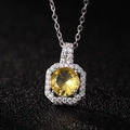 Primer plano del colgante frasco de perfume de lujo con circón amarillo y cristales pavé - Amarillo Dorado Colgante Solo (Sin Cadena)