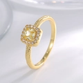 Anillo dorado elegante con circonita amarilla de corte cuadrado y pavé de diamantes - US 6 / Chapado en Oro Zirconia Amarilla