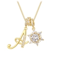 Halskette mit A-Anhänger und Schneeflocke, vergoldet mit funkelndem Zirkon-Pavé - 18K-Gold / Gold A (anhänger + Goldene Boxkette)