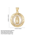 Dettaglio del ciondolo della Vergine Maria in ottone dorato con pietre in zirconia 5A+ - Ciondolo Vergine Maria Tondo Zirconia Bianca (Senza Catena)