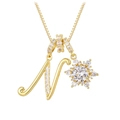 Detail der goldenen N-Buchstabenkette mit einem funkelnden Schneeflocken-Anhänger aus Zirkonia - 18K-Gold / Gold N (anhänger + Goldbox-kette)
