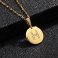 Collar de medallón dorado con letra H y circonitas micro-pavé en cadena elegante - Letra H