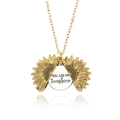 Collier tournesol doré à double couche ouvrant avec gravure You Are My Sunshine - Or