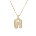 Détail du pendentif lettre H dorée bombée avec zircons sertis sur chaîne box - Lettre H