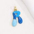 Nahaufnahme des Buchstaben-R-Anhängers mit blauem Emaille-Design und Goldrahmen - Buchstabe R