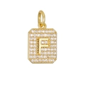 Macro-opname van de vergulde letter F hanger met micro-pave zirkonia steentjes - Gouden Letter F Hanger Zonder Ketting