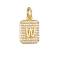 Macro-opname van gouden rechthoekige hanger met letter W en witte zirkoon versiering - Gouden Letter W Hanger Zonder Ketting
