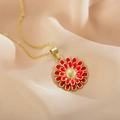 Collier doré avec pendentif tournesol en émail rouge sur soie champagne de luxe - Bordeaux