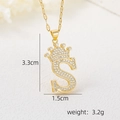 Vue détaillée du pendentif lettre S couronne dorée avec zircon et dimensions 3,3cm - Pendentif Couronne Lettre S Doré / Or
