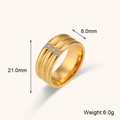 Bague large en acier plaqué or 18K ornée de trois zircons cubiques sertis verticalement - US 6 / Style Triple Arc Trois Zircone