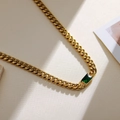 Vintage goldene klobige Panzerkette mit einem rechteckigen grünen Zirkonia-Anhänger - Grün