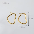 Orecchini a cerchio a cuore intrecciato in acciaio inossidabile placcato oro 18K - Stile Cerchio a Cuore Intrecciato (E001-4)