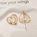 Vue détaillée de breloques cœur en acrylique facetté pour la création de bijoux - Cœur