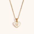 Collar de acero inoxidable chapado en oro 18K con colgante de corazón y letra W - Letra W