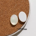 Dettaglio macro di cabochon ovali in resina finta madreperla 15x20mm per gioielli fai-da-te - Stile Ovale Grande (15x20mm)