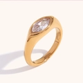 Anillo de acero inoxidable chapado en oro 18K con circonita marquesa y banda ancha - US 6 / Dorado Blanco