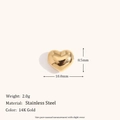 Vue détaillée d'une perle coeur en acier inoxydable doré 14K avec dimensions 10x8,5mm - Grand Pendentif Cœur Ajouré
