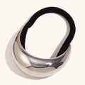 Coletero minimalista con luna plateada y cuerda negra elástica con estilo moderno y liso - Color Acero