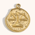 Colgante Libra de acero inoxidable chapado en oro de 18K con acabado martillado y relieve - Libra