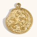 Colgante Sagitario de acero inoxidable bañado en oro de 18K con acabado de textura martillada - Sagitario