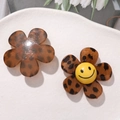 Détails de breloques fleurs imprimé léopard avec smileys jaunes pour bijoux DIY - Marron