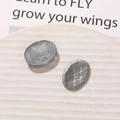 Détails macro de patchs en résine argentée ovales pour pinces à cheveux et boucles DIY - Gris