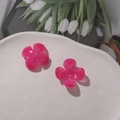 Pink acrylic four-petal flower bead with marble texture for DIY jewelry making - 1 Piece / Pink