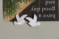 DIY bird charms in pearlescent and matte white resin for earrings and accessories - Bird Style / Iridescent White (1pc)