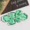 Detalle de cuentas acrílicas de flores verdes traslúcidas para joyería y accesorios - Grande / Verde