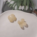 Pale yellow acrylic flower charms with five petals for DIY jewelry and hair accessories - 1 Piece / Jelly Off-white