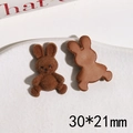 Vorder- und Rückseite brauner beflockter Kaninchen-DIY-Anhänger, Größe 30x21mm - Dunkelkaffee Stehender Hase