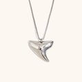 Gepolijste zilveren pijlstaartrog haaientand hanger ketting met subtiele box chain - Duivelsrog Haaientand Hanger Ketting-Staal