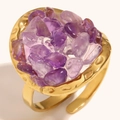 Bague ajustable en acier doré 18K avec texture martelée et pierres concassées mauves - Pierre Concassée Violette