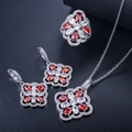 Details des Blumenschmuck-Sets mit roten Ovalsteinen und funkelnden weißen Zirkonia - Rot (Größe 6)