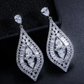 Pendientes largos de plata S925 con circonitas AAA para fiestas de gala y eventos de noche - Blanco