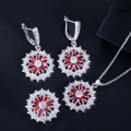 Detail van S925 sterling zilveren sieradenset met rode zirkoon bloemhangers - Maat 6 / Rood