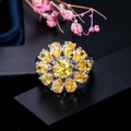 Exquisito anillo floral de plata con circonitas AAA amarillas brillantes corte pera - Talla 6 / Amarillo