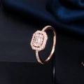 Elegante roségouden verlovingsring met een achthoekig ontwerp en micro-zirkonia pavé - Maat 6 / Roségoud