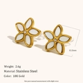 Orecchini in acciaio placcato oro 18K con petali bianchi e centro in zircone trasparente - Orecchini a Bottone a Fiore in Conchiglia - Oro