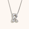 Collana minimalista con ciondolo lettera R in argento, catena a scatola e finitura liscia - Colore Acciaio-R