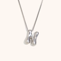 Collana minimalista in metallo liquido argento con pendente lettera N e catena veneziana - Colore Acciaio-N