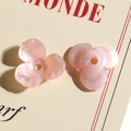 Macro shot of pink acrylic tulip petals with pearl finish for DIY jewelry making - 1 Piece / Pink